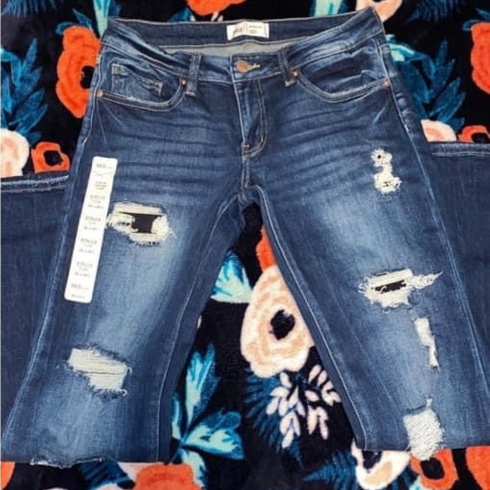 Buckle brand jeans- size 28- brand new- bootcut- super cute